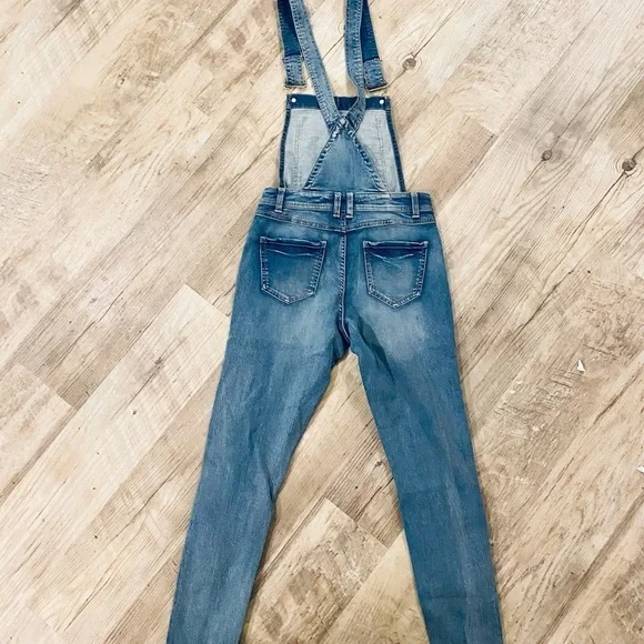 🎉HP🎉NWT Highway Distressed Skinny Overalls size 3/4 - Picture 4 of 7